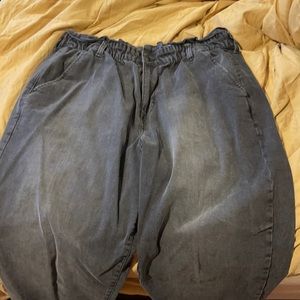 Black mom jeans